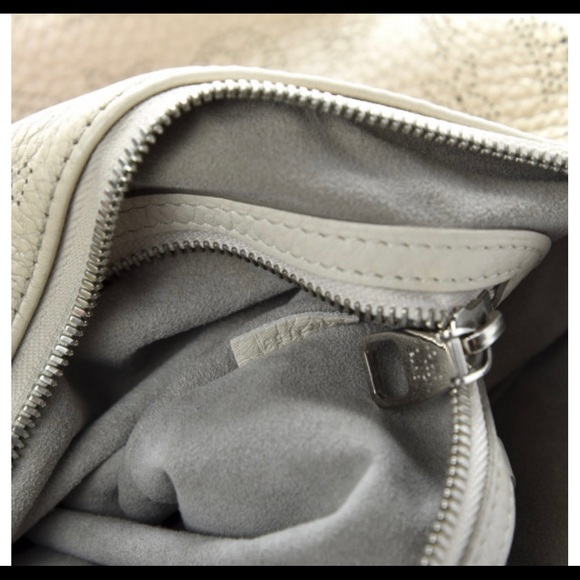 LOUIS VUITTON SELENE PM IVORY MAHINA LEATHER - Picture 9 of 17